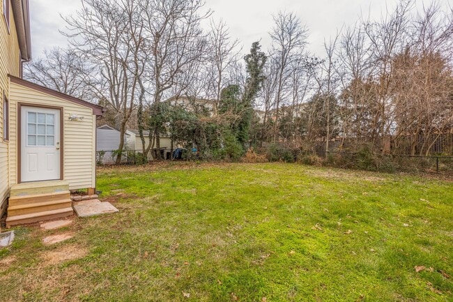 Building Photo - 9202 Douglas St