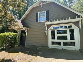 Building Photo - One Bed, One Bath $1250 North Gwinnett High