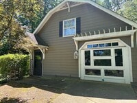 Building Photo - One Bed, One Bath $1250 North Gwinnett High