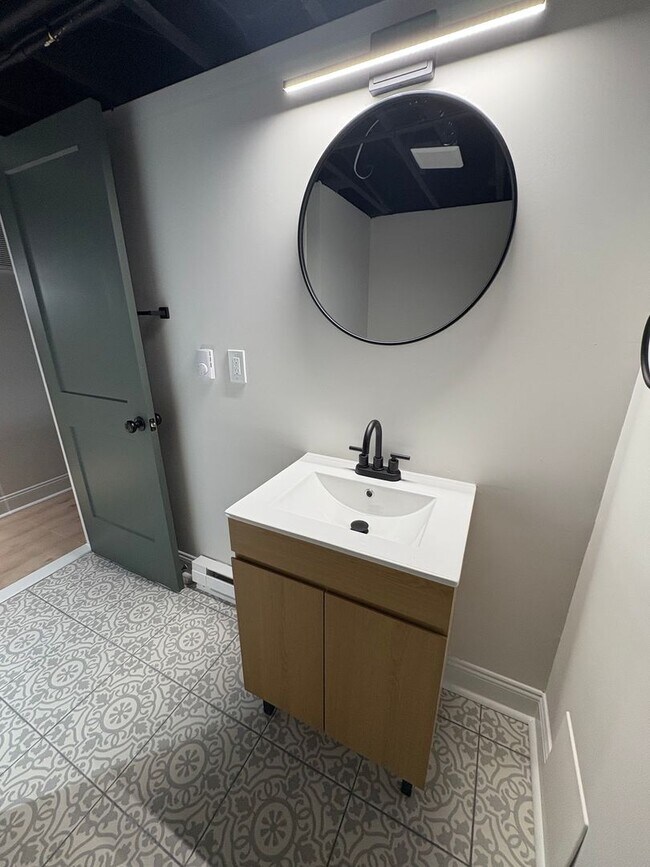 Building Photo - Now Available! Beautiful Baltimore Home – Schedule Your Tour Today
