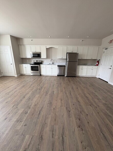 Building Photo - 107 Screven St