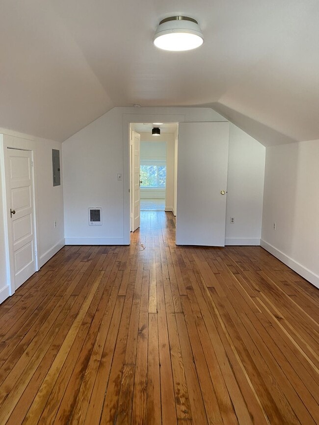 Building Photo - 5728 N Williams Ave