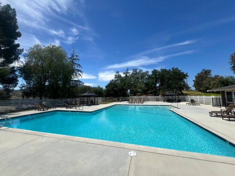 Association Pool/Spa - 28549 Conejo View Dr