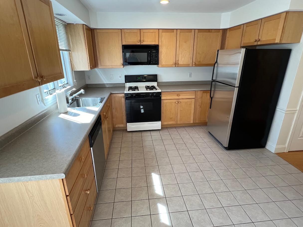 Building Photo - 86 Chapel St