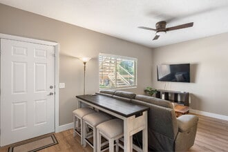 Building Photo - "Cozy 2-Bedroom Retreat in Prime Washington, UT Location – Welcome to La Vanita!"
