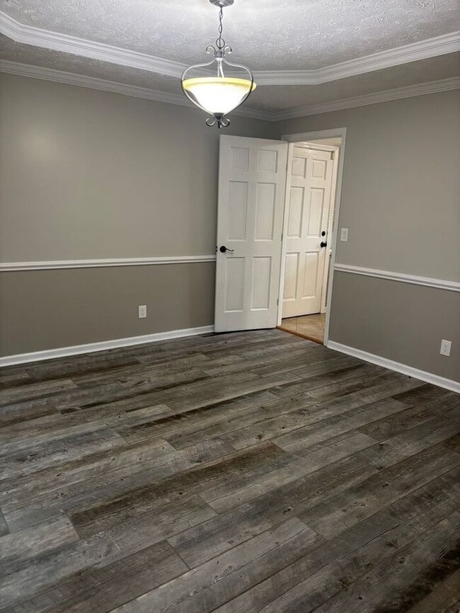 Building Photo - 867 Flintwood Rd