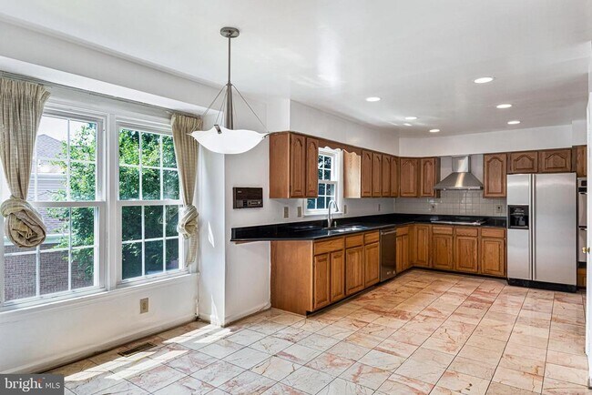 Building Photo - 7416 Royal Dominion Dr