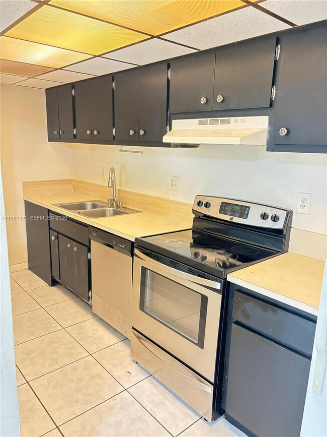 Building Photo - 4270 NW 79th Ave
