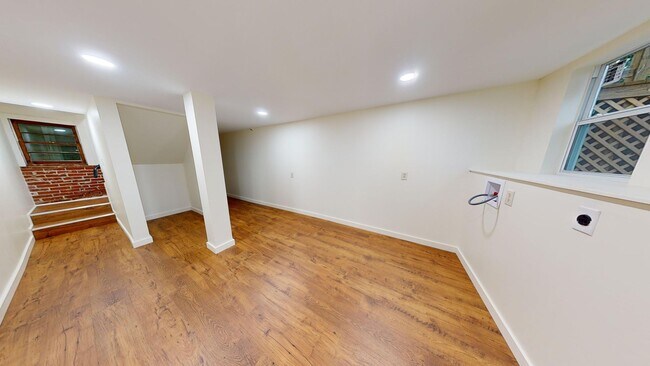 Building Photo - Newly Renovated Home For Rent