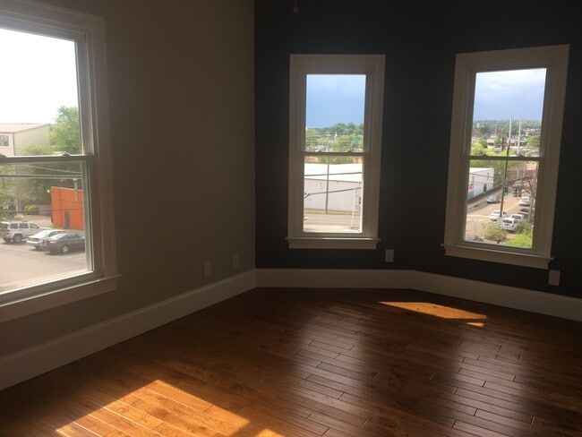 Building Photo - $1615 per Bedroom | 5BR/3BA Home in Fort S...