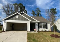 Building Photo - Stunning ranch style home with 3 bedrooms,...