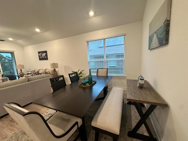 Building Photo - 421 Peace Pipe Way