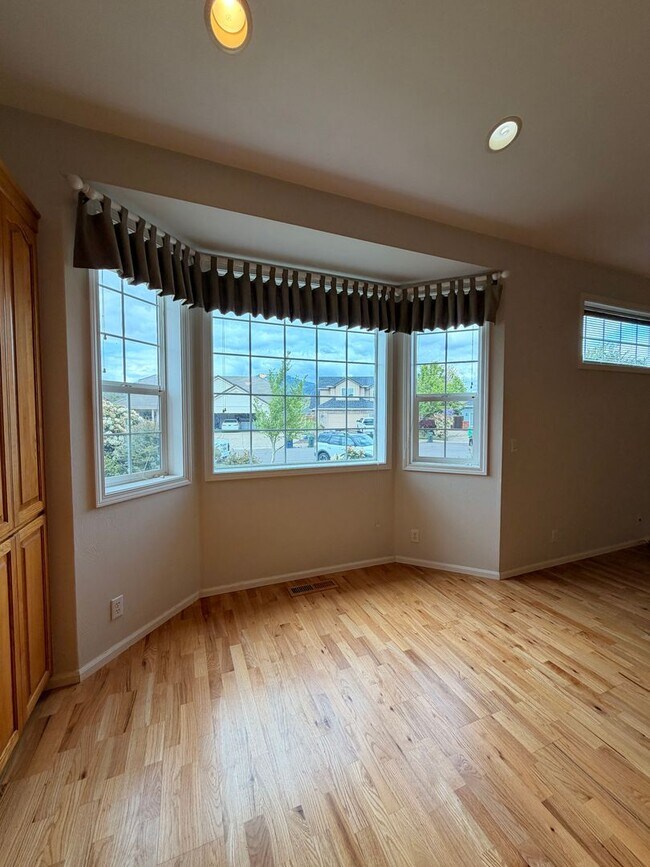 Building Photo - 3- Bedroom home in Hayden Bridge
