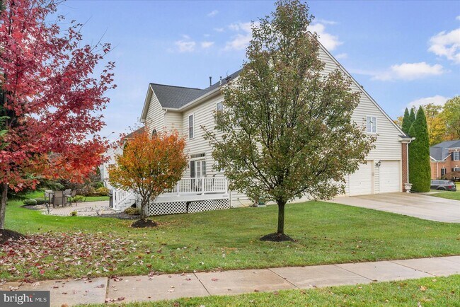 Building Photo - 1710 Stone Ivy Pl