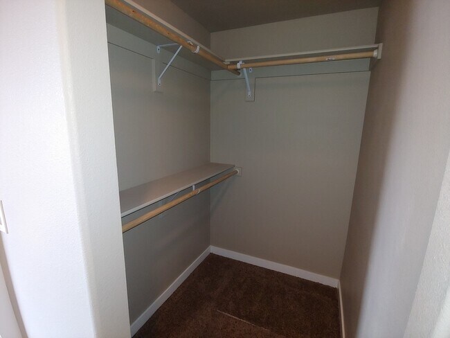 Building Photo - Beautiful North Hayden Neighborhood, Landscaping included!