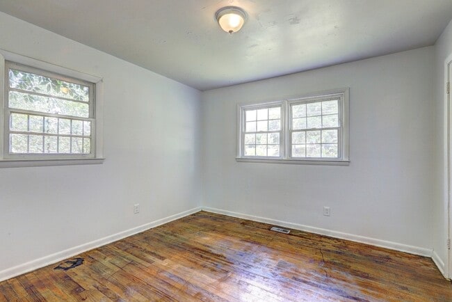 Building Photo - 2511 Derrell Dr