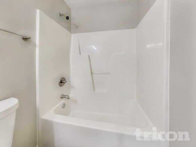 Building Photo - 5020 Osage Cir