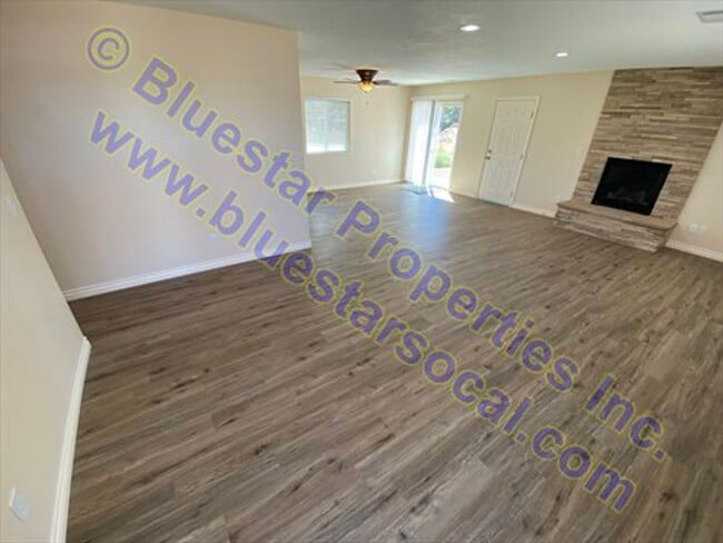 Building Photo - Just Listed in Victorville