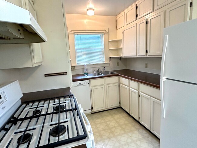 Building Photo - 4812 Ramsey Ave