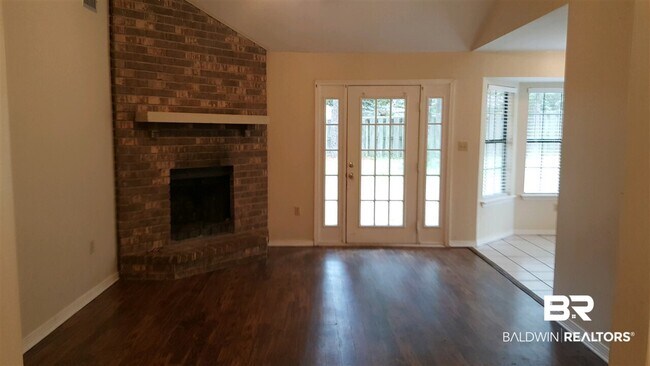 Building Photo - 103 Rainer Cir