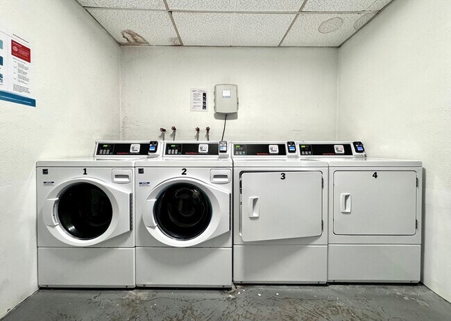 Building Photo - 50-58-58 Walnut St