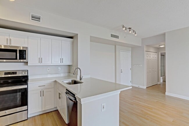 Building Photo - 651 Okeechobee Blvd