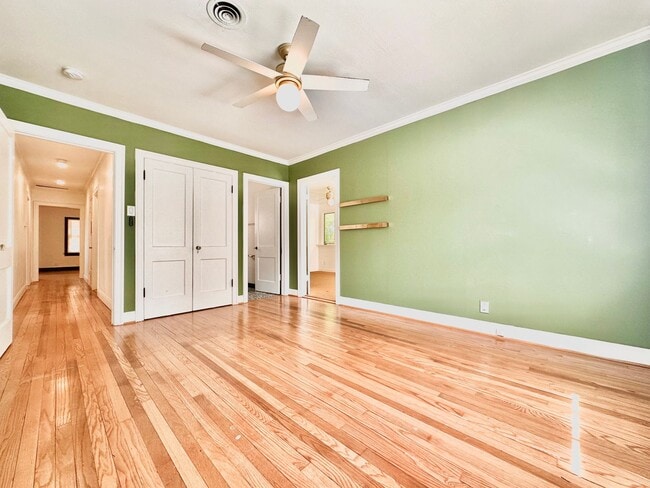 Building Photo - Cherrywood 3x2 + Detached Studio/At-Home Office