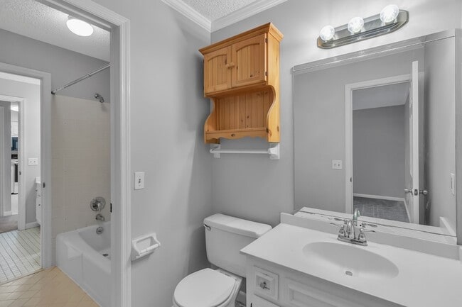 Building Photo - 764 Fox Ridge Dr