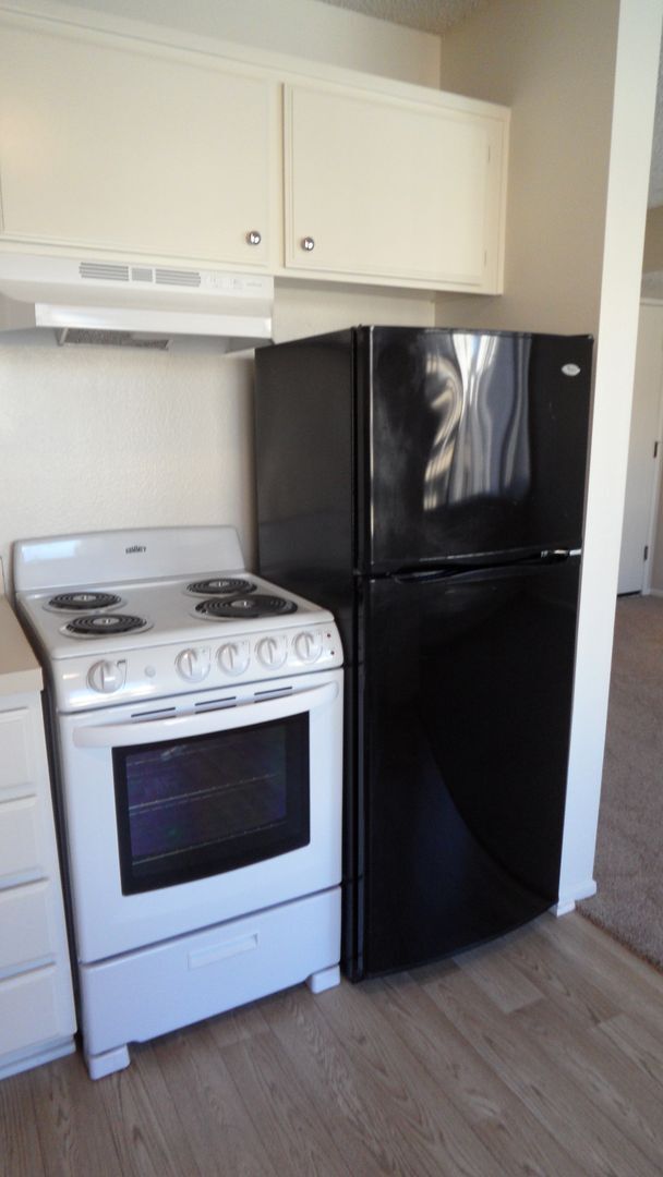 Building Photo - 55+ Senior Living Upgraded 1 BR 1 BA Gated...
