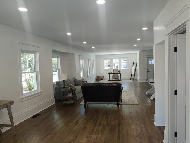 Building Photo - "Spacious 4-Bedroom Home on Pennock Avenue...