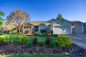 Building Photo - One Level Home - Three Bedroom + Bonus with AC / Beautiful Yard!