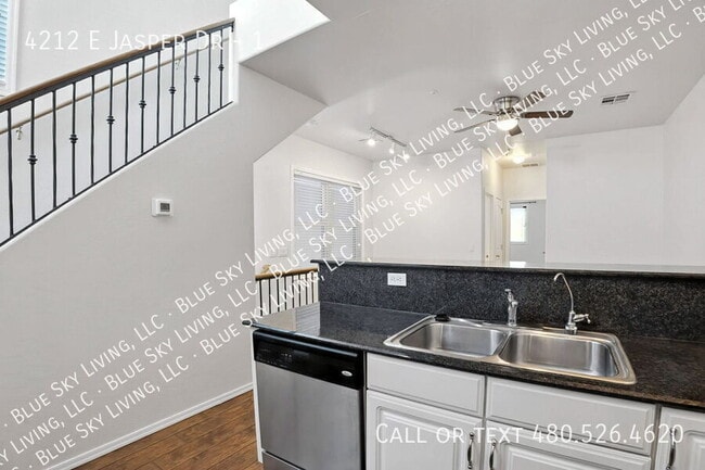 Building Photo - 4212 E Jasper Dr
