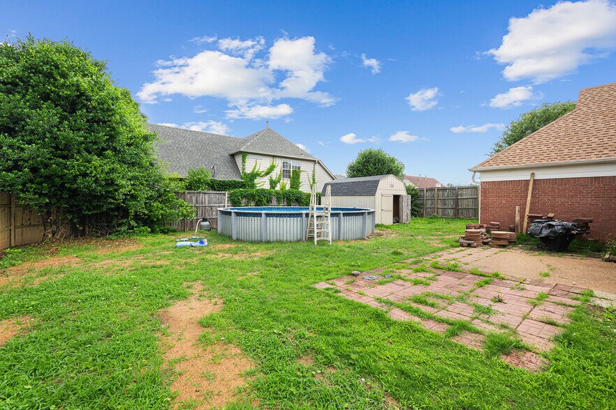 Building Photo - 3903 Caprice Dr