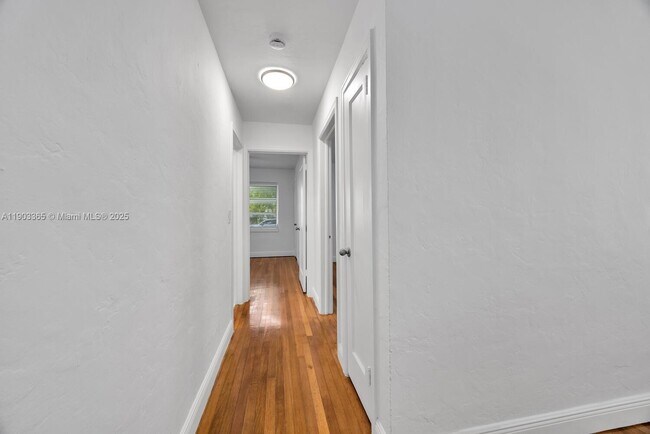 Building Photo - 23 Phoenetia Ave