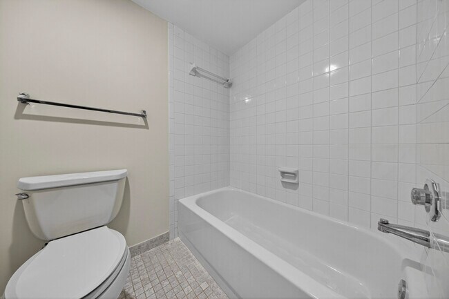 Building Photo - 9187 Norte Lago