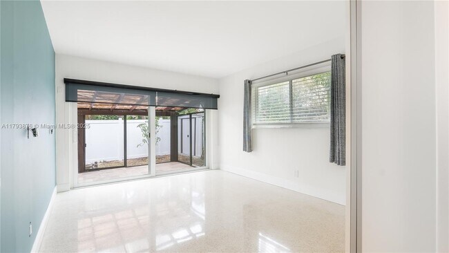 Building Photo - 4512 Sea Grape Dr