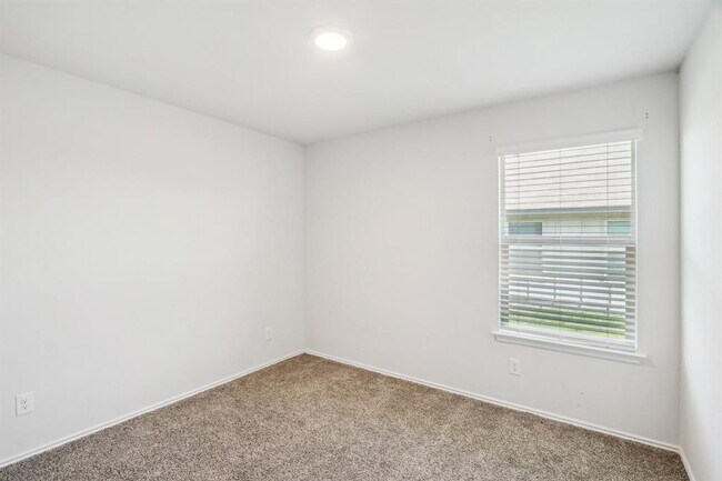 Building Photo - 9701 Kensley Rose Dr