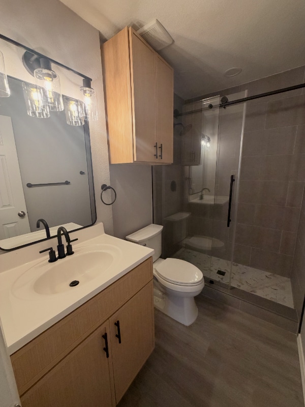 Building Photo - 1002 Pleasant Valley Ln