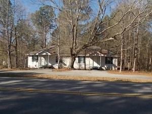 Building Photo - 629 Elks Lake Rd