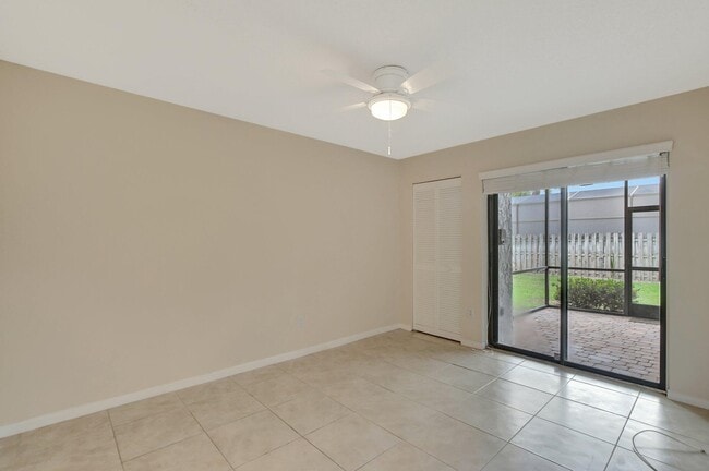 Building Photo - 6732 Canary Palm Cir
