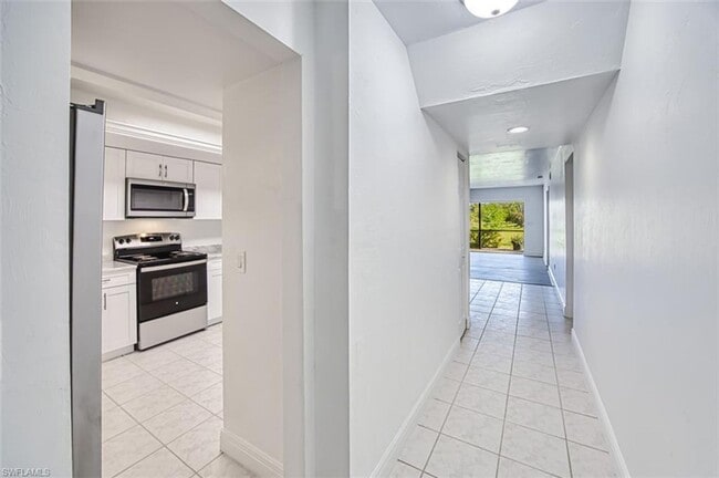 Building Photo - Newly renovated 2 bedroom 2 bathroom 1st f...