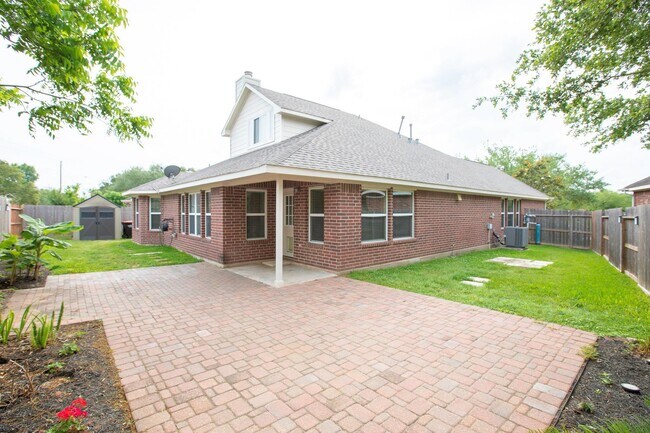 Building Photo - 3006 Reindeer Crescent