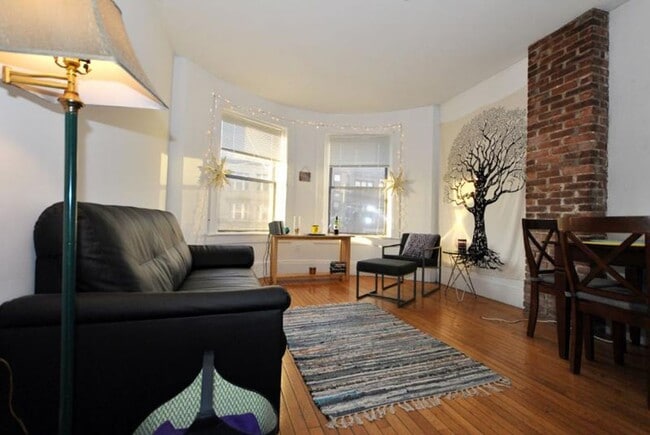 Building Photo - 868 Huntington Ave
