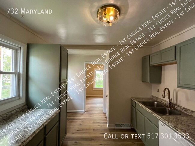 Building Photo - 732 Maryland-