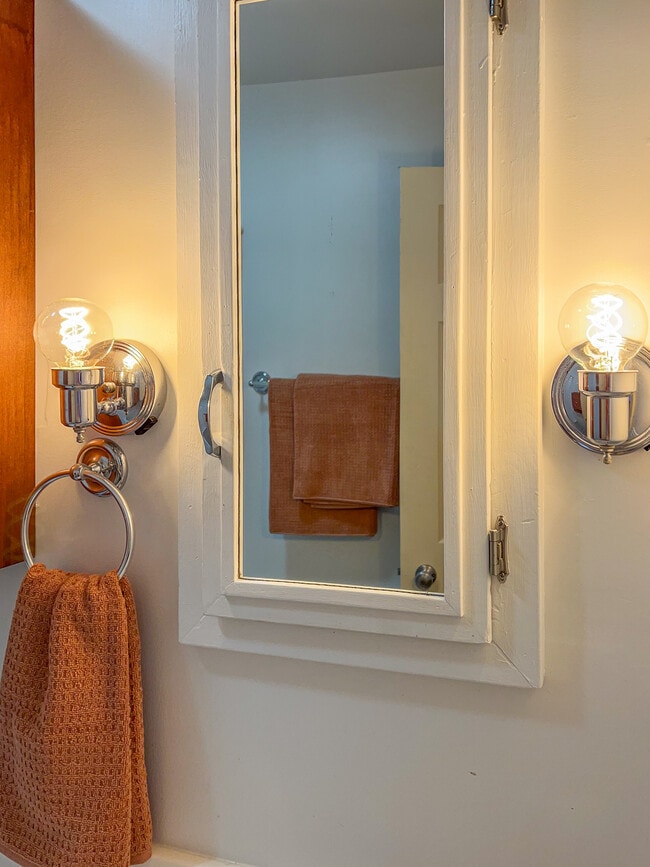 Building Photo - 1175 Iowa St