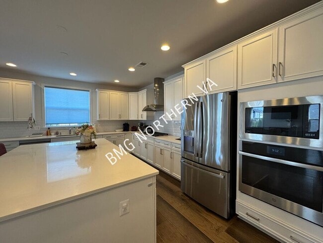 Building Photo - 25459 Byrnes Crossing Dr