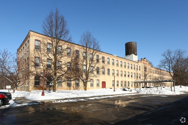 Building Photo - Pinehurst Apartments