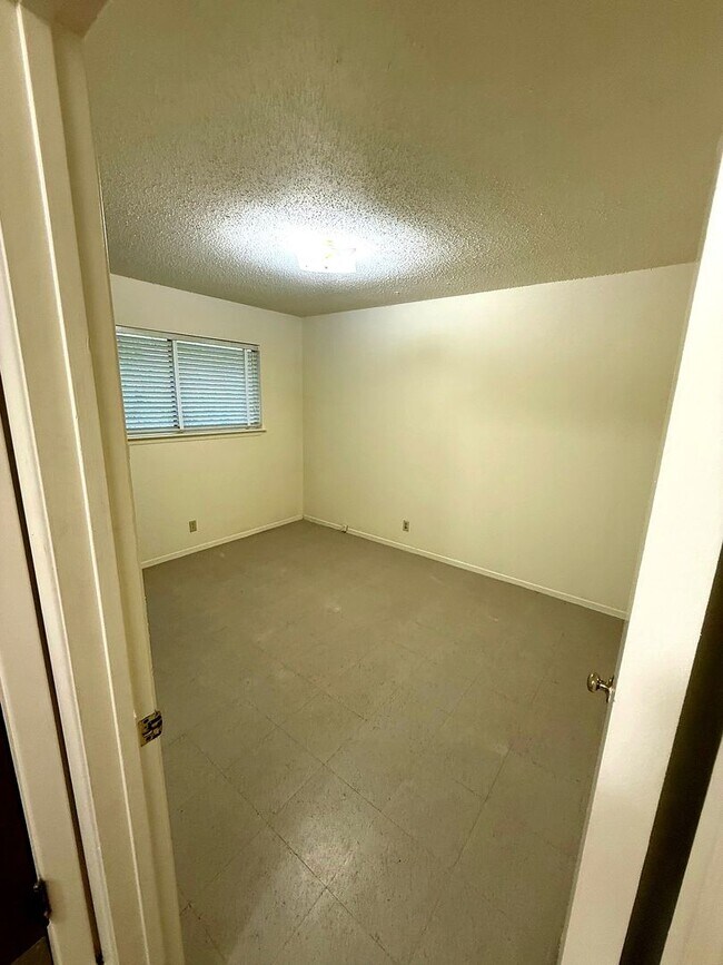 Building Photo - 603 Flournoy Dr