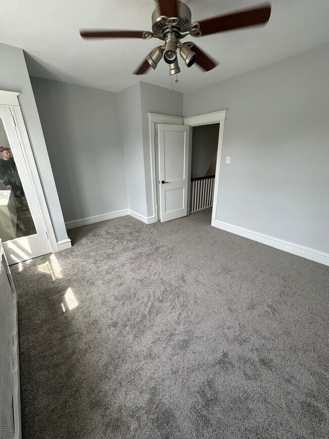 Building Photo - 529 Brookside Ave
