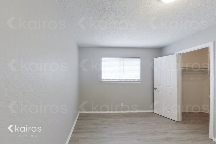 Building Photo - 7148 Misty Meadow Dr S